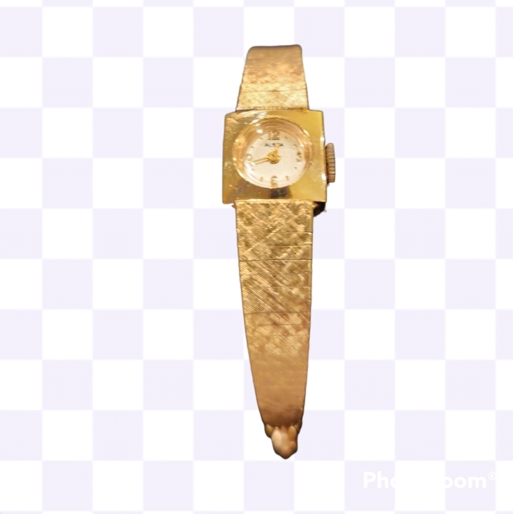 1970s ALSTA Vintage gold metal beautiful Wrist Watch.Working timepiece.